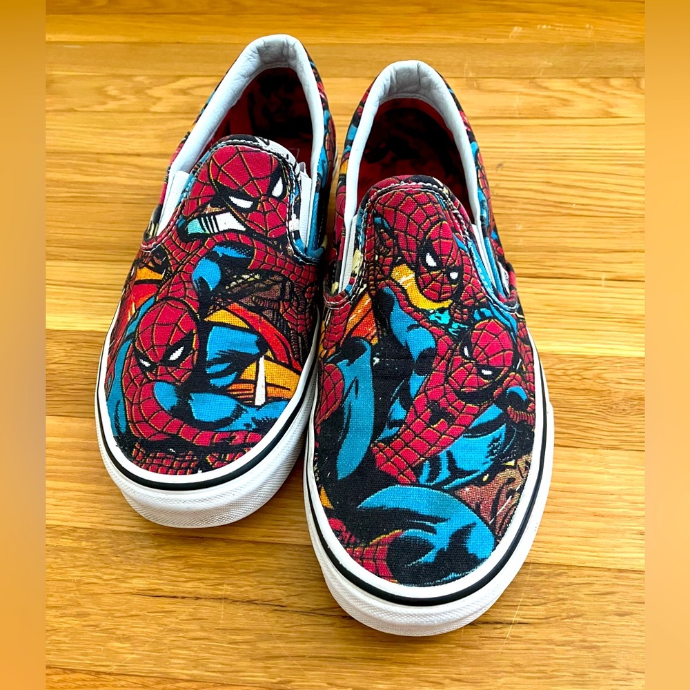 Vans Marvel Spider-Man Classic Slip on